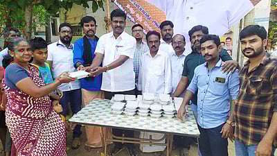 கோவில்பட்டியில் பால்குட ஊா்வலம், அன்னதானம்