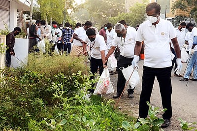 நடைபயிற்சியின் போது குப்பைகளை அகற்றும் திட்டம் தொடக்கம்