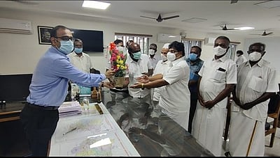 ஆலங்குளத்தில் ஆக்கிரமிப்புகளை அகற்ற கால அவகாசம் வழங்கக் கோரிக்கை