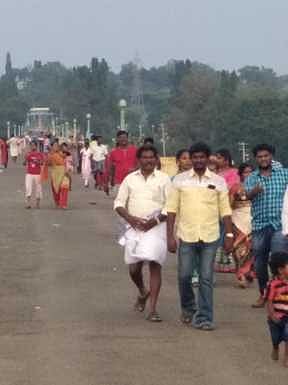 வைகை அணை பூங்காவிற்கு சுற்றுலாப் பயணிகள் வருகை அதிகரிப்பு