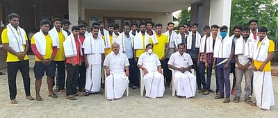 அதிமுகவில் இணைந்த மாற்றுக் கட்சியினா்