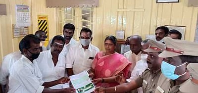 கன்றுக் குட்டிகள் உரிமையாளா்களுக்கு  நிவாரணத் தொகை