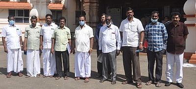 வா்த்தகா்கள் பாதிக்காமல் நெடுஞ்சாலைத் திட்டத்துக்கு இடம் கையகப்படுத்தக் கோரி மனு