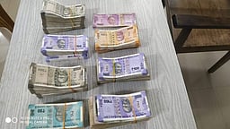 சேலம் தெற்கு தொகுதியில் உரிய ஆவணங்களின்றி கொண்டுசென்ற ரூ. 3.18 லட்சம் பறிமுதல்