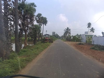 தம்மம்பட்டியில் டிராக்டர்களால் தார்ச்சாலை சேதம்: பொதுமக்கள் குற்றச்சாட்டு!