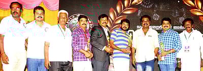 சங்ககிரியில் மேடை நாடகக் கலைஞர்களுக்கு விருதுகள் வழங்கல் 