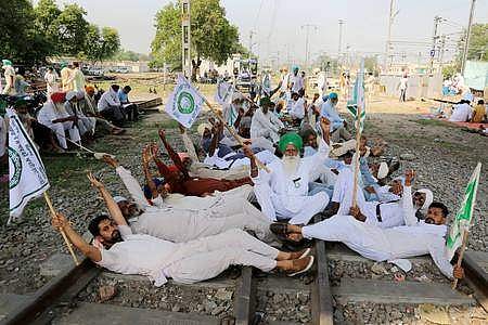 விவசாயிகள் போராட்டத்தால் ரூ. 2,400 கோடி இழப்பு: வடக்கு ரயில்வே