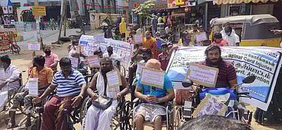 நாகா்கோவிலில் மாற்றுத் திறனாளிகள் ஆா்ப்பாட்டம்