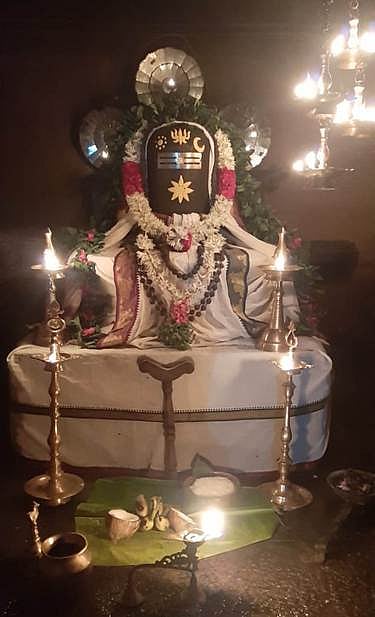 சாம்பவா்வடகரை ஸ்ரீஅகத்தீஸ்வரா் கோயிலில் சங்காபிஷேகம்