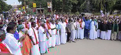விவசாயிகளுக்கு ஆதரவாகதஞ்சாவூரில் காத்திருப்புப் போராட்டம் தொடக்கம்