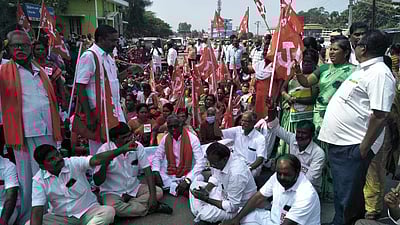 திருவள்ளூரில் சாலை மறியல்: 100 பேர் கைது