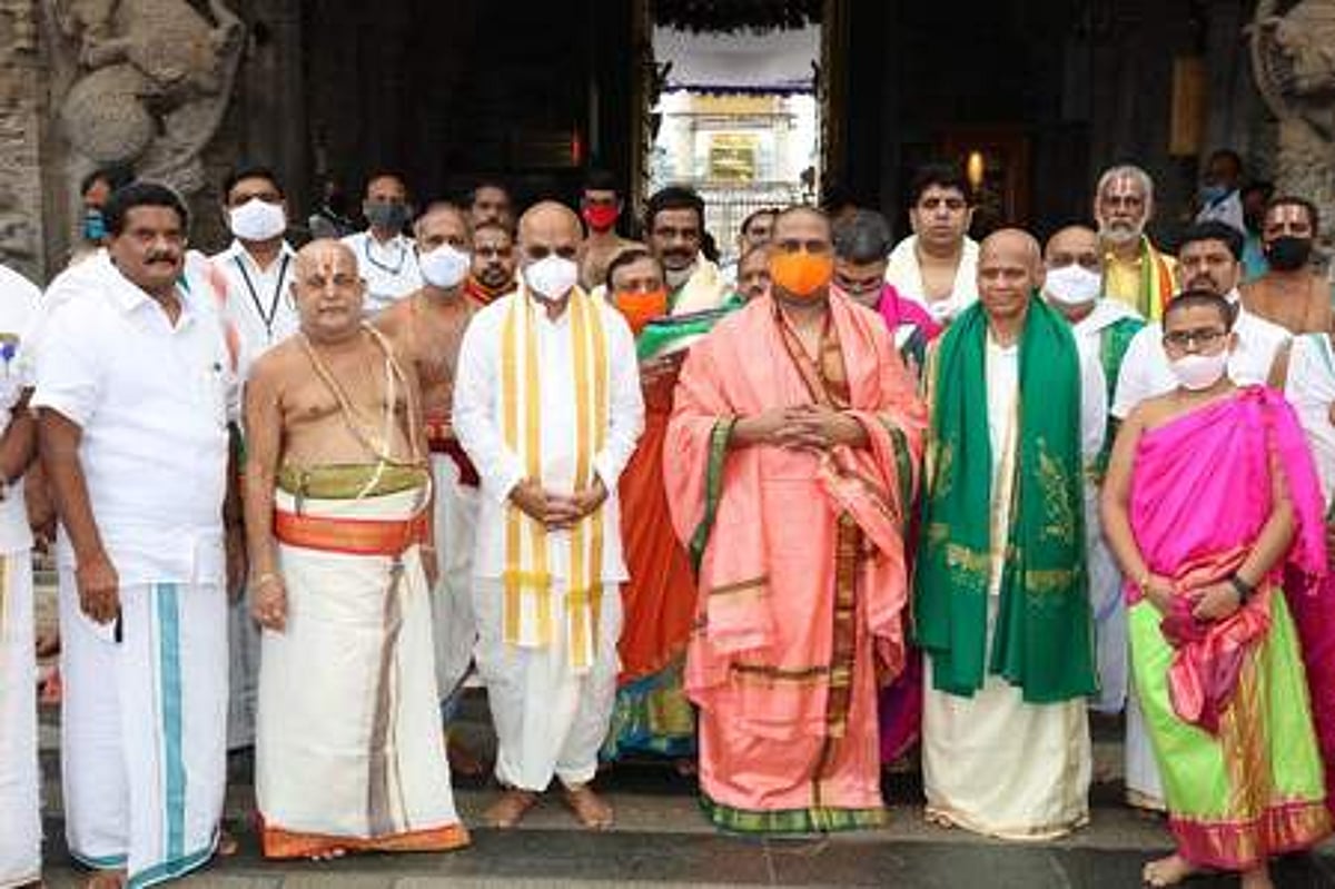 திருமலையில் 10 நாள்கள் சொா்க்கவாசல் திறக்கும் முடிவு வரவேற்கத்தக்கது: மந்திராலய மடாதிபதி