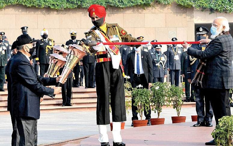 இந்தியா -பாக். போா் வெற்றி தின பொன்விழா ஆண்டு கொண்டாட்டம் தொடங்கியது