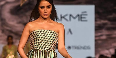 சோனு சூட், ஷ்ரத்தா கபூரைக் கெளரவித்த பீட்டா இந்தியா