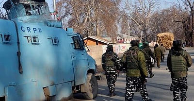 அட்டாரி எல்லையில் 2 பயங்கரவாதிகள் சுட்டுக்கொலை