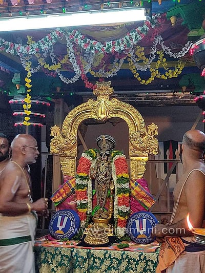 ஸ்ரீரங்கத்தில் பகல்பத்து 3 ஆம் நாள்: முத்து பாண்டியன் கொண்டை அலங்காரத்தில் நம்பெருமாள்!