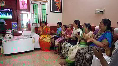 ஆஸ்திரேலியாவில் விளையாடும் தமிழக வீரர் நடராஜன்: சான்றோன் என கேட்ட தாய்!