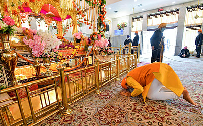 குருத்வாராவில் பிரதமர் நரேந்திர மோடி வழிபாடு