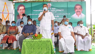 மூச்சுப் பயிற்சி செய்து காட்டிய அமைச்சர் ஓ.எஸ்.மணியன்