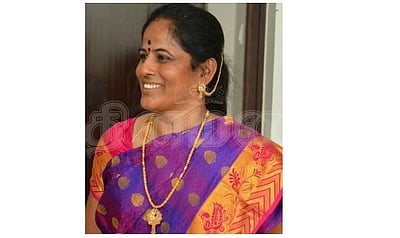 சித்தோடு அருகே கார் மோதியதில் ஊராட்சி ஒன்றிய அலுவலக ஊழியர் பலி