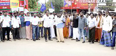 தமிழக அமைச்சருக்கு எதிராக யாதவா் சங்கம் ஆா்ப்பாட்டம்