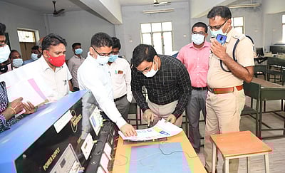 வாக்கு எண்ணிக்கை மையம்: மாவட்ட ஆட்சியா் ஆய்வு