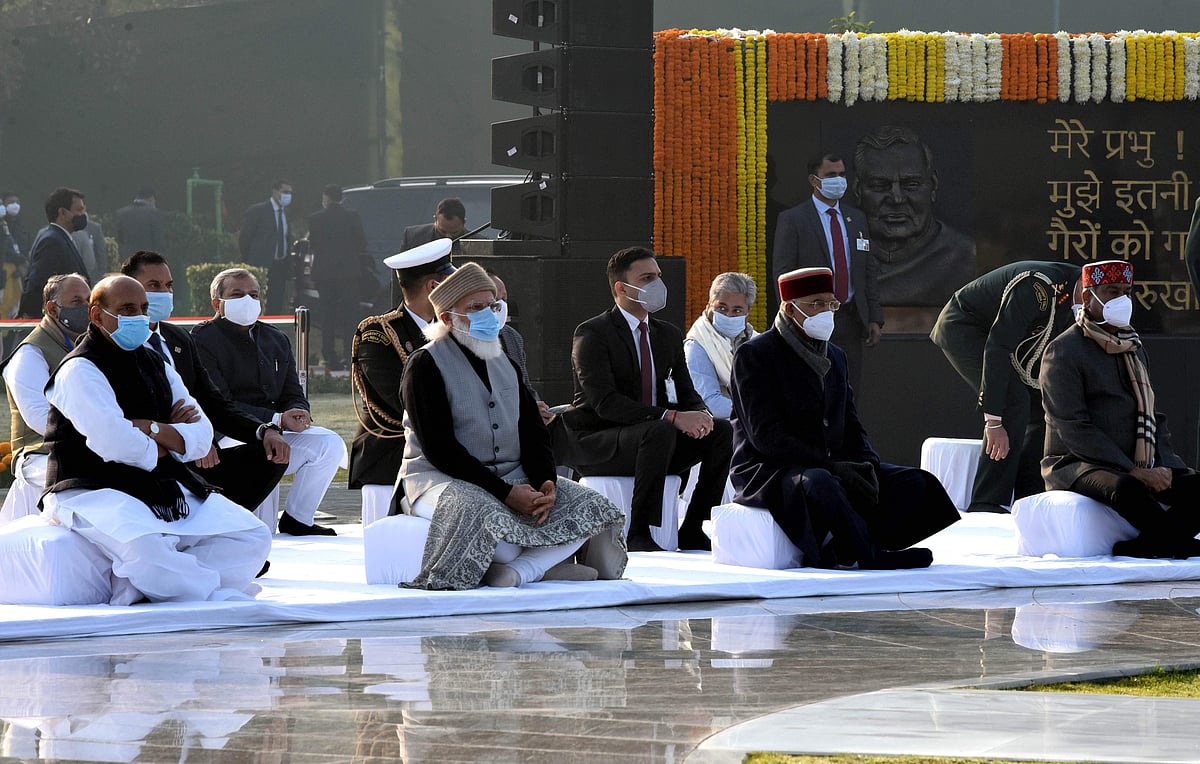 வாஜபேயியின் பிறந்தநாள்: தலைவர்கள் மரியாதை