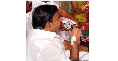 திமுக முதன்மைச் செயலர் கே.என். நேரு மருத்துவமனையில் அனுமதி