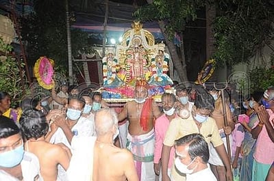 நாகை சௌந்தரராஜப் பெருமாள் கோவிலில் பரமபத வாசல் திறப்பு