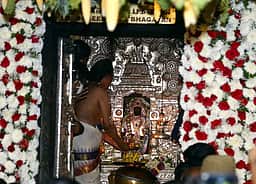 சித்தானந்தா கோயிலில் மே 26-ல்
குரு பெயா்ச்சி விழா