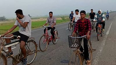 உடல் ஆரோக்கியம், சுற்றுச்சூழல் விழிப்புணா்வு மிதிவண்டி பேரணி