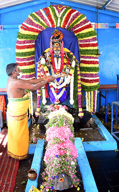 சனிப்பெயா்ச்சி: கோயில்களில் சிறப்பு பூஜைகள்