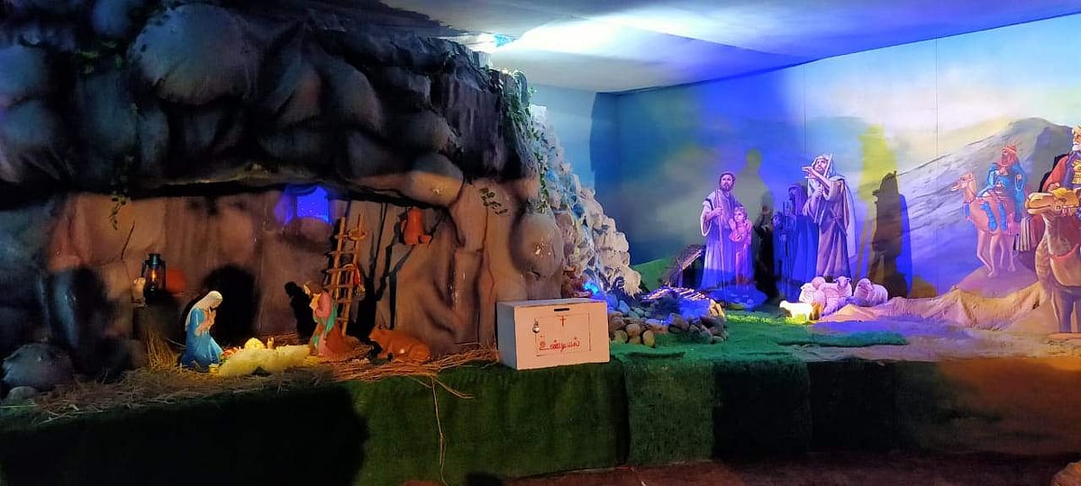 வாழப்பாடியில் பிரமிக்க வைக்கும் கிறிஸ்துமஸ் குடில்