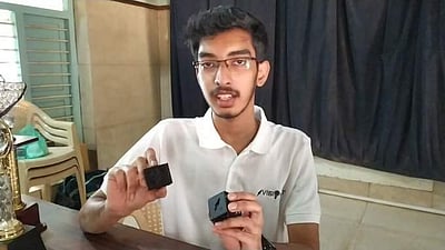 நாசா ஏவுகணையில் தஞ்சாவூா் மாணவரின் சிறிய செயற்கைக்கோள்: முதல்வர் பழனிசாமி பாராட்டு