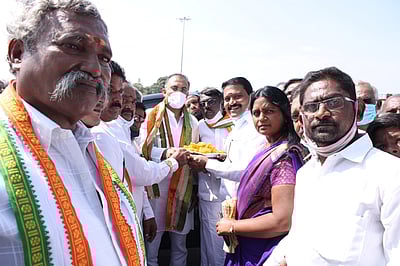 கிருஷ்ணகிரியில் காங்கிரஸ் தோற்றுவிக்கப்பட்ட நாள் கொண்டாட்டம்