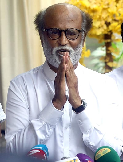 அரசியலுக்கு முற்றுப்புள்ளி வைத்த ரஜினி