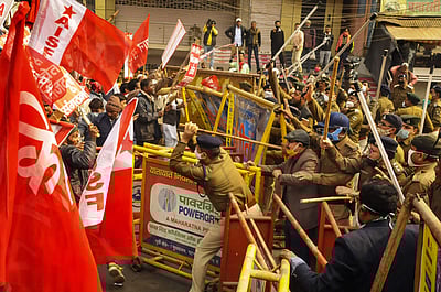 விவசாயிகளுக்கு ஆதரவாக பேரணி: பிகாரில் காவல்துறை தடியடி