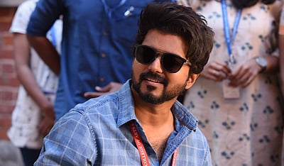 ‘அரசியல் தலைவர்களை விமர்சிக்கக் கூடாது’: நடிகர் விஜய்