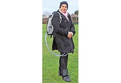 இதயத்தை முதுகில் சுமக்கும் பெண்!