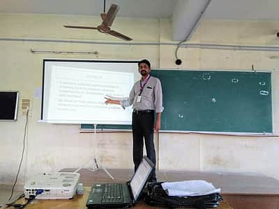 8 மாதங்களுக்குப் பிறகு தமிழகத்தில் கல்லூரிகள் திறப்பு