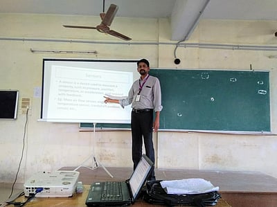 8 மாதங்களுக்குப் பிறகு தமிழகத்தில் கல்லூரிகள் திறப்பு