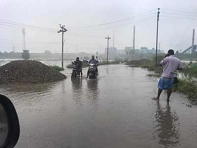 பெரிய ஓபுளாபுரத்தில் ஓடை புறம்போக்கு ஆக்கிரமிப்பால் குடியிருப்புகளை சூழ்ந்த மழை வெள்ளம்