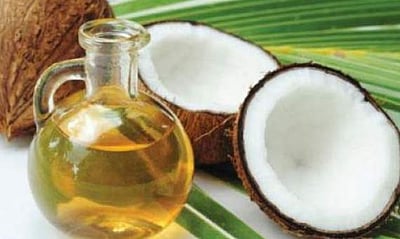 சருமப் பாதுகாப்பிற்கு தேங்காய் எண்ணெய்!