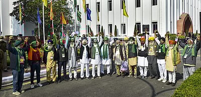 விவசாயிகள் போராட்டம்: அரசுடன் மீண்டும் பேச்சுவார்த்தை தொடக்கம்