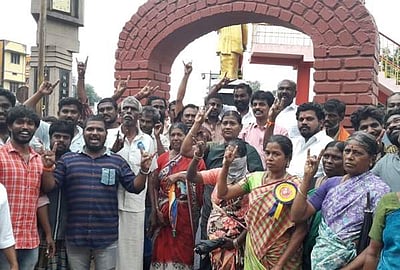 ரஜினி வருகை: உசிலையில் கொண்டாட்டம்