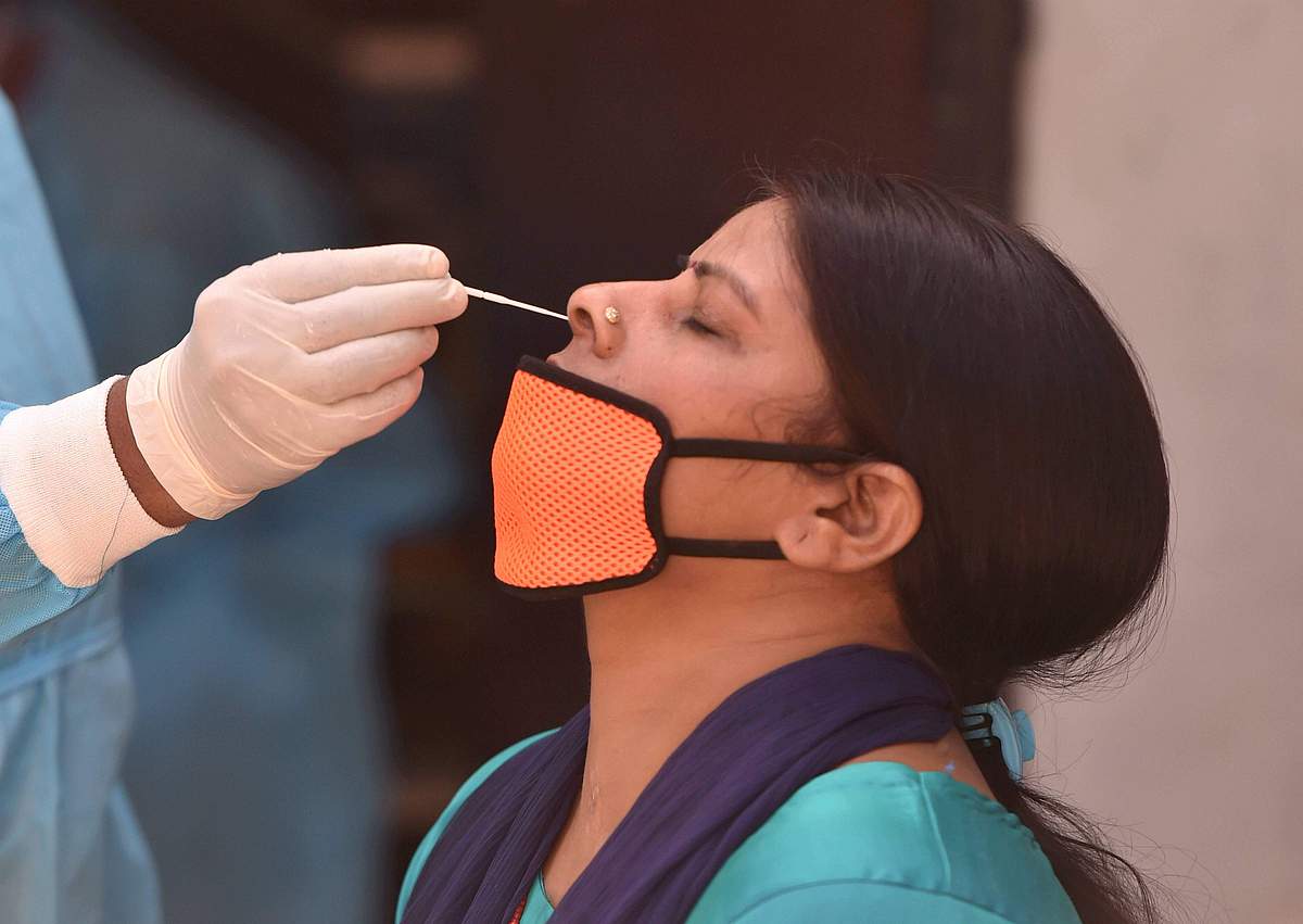 பாகிஸ்தானில் 10 ஆயிரத்தைத் தாண்டியது கரோனா பலி