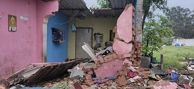 தொப்பூரில் லாரிகள் மோதி விபத்து: 11 பேர் காயம், 14 எருமைகள் பலி