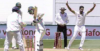 டெஸ்ட் கிரிக்கெட்டில் இடது கை பேட்ஸ்மேன்களுக்கு எதிரான அஸ்வினின் புதிய சாதனை