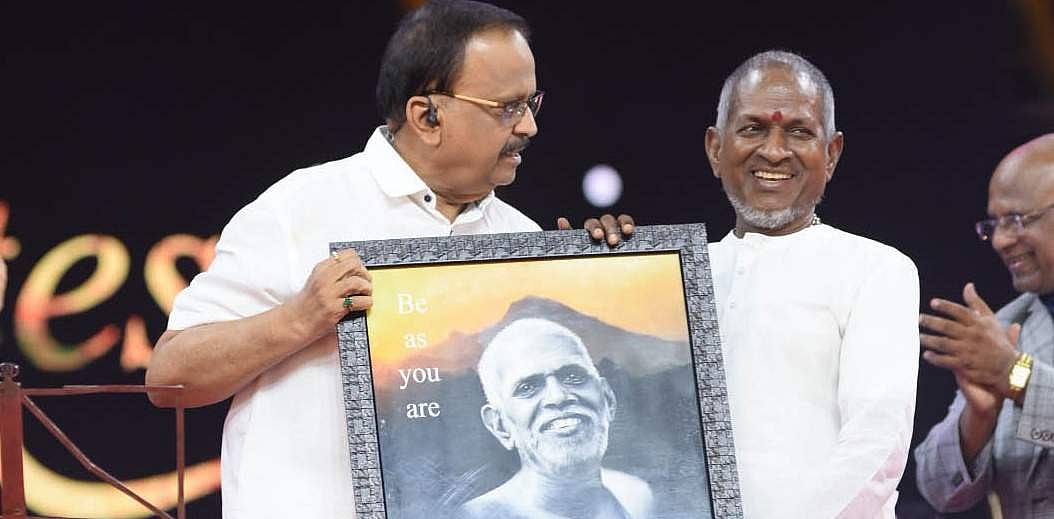 எஸ்.பி.பி.க்காக உருகியது முதல் பிரசாத் ஸ்டூடியோ சர்ச்சை வரை: 2020-ல் இளையராஜா என்ன செய்தார்?