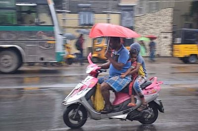 திருச்சியில் தொடரும் மழையால் இயல்பு வாழ்க்கை பாதிப்பு: சாரசரியாக 46.82 மி.மீ. மழை பதிவு